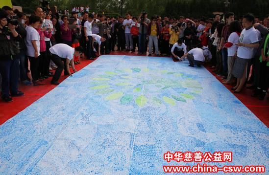 小手指大绘画 三生公司创吉尼斯世界纪录!