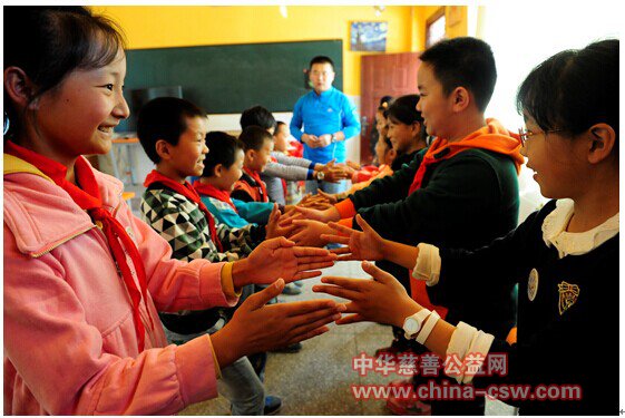 三生留守儿童关爱行动走进湖北茅坝小学