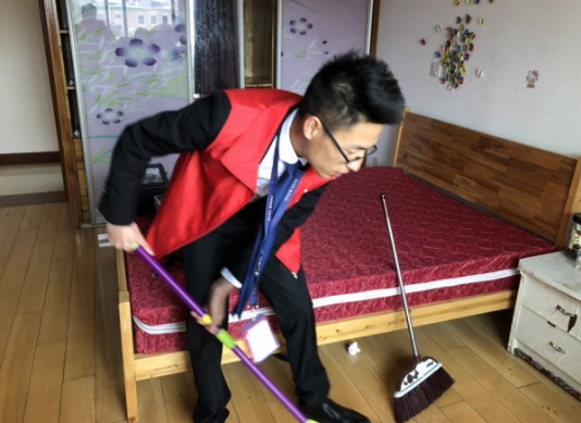 太平洋房屋红马甲志愿者 为业主用心服务