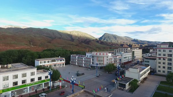 书写山乡巨变新画卷东风公司精准扶贫工作纪略